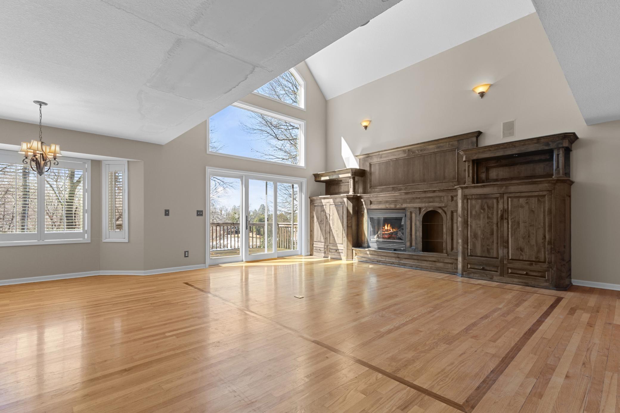 Wayzata, Minnesota, 55391, United States, 6 Bedrooms Bedrooms, ,5 BathroomsBathrooms,Residential,Active,1945262