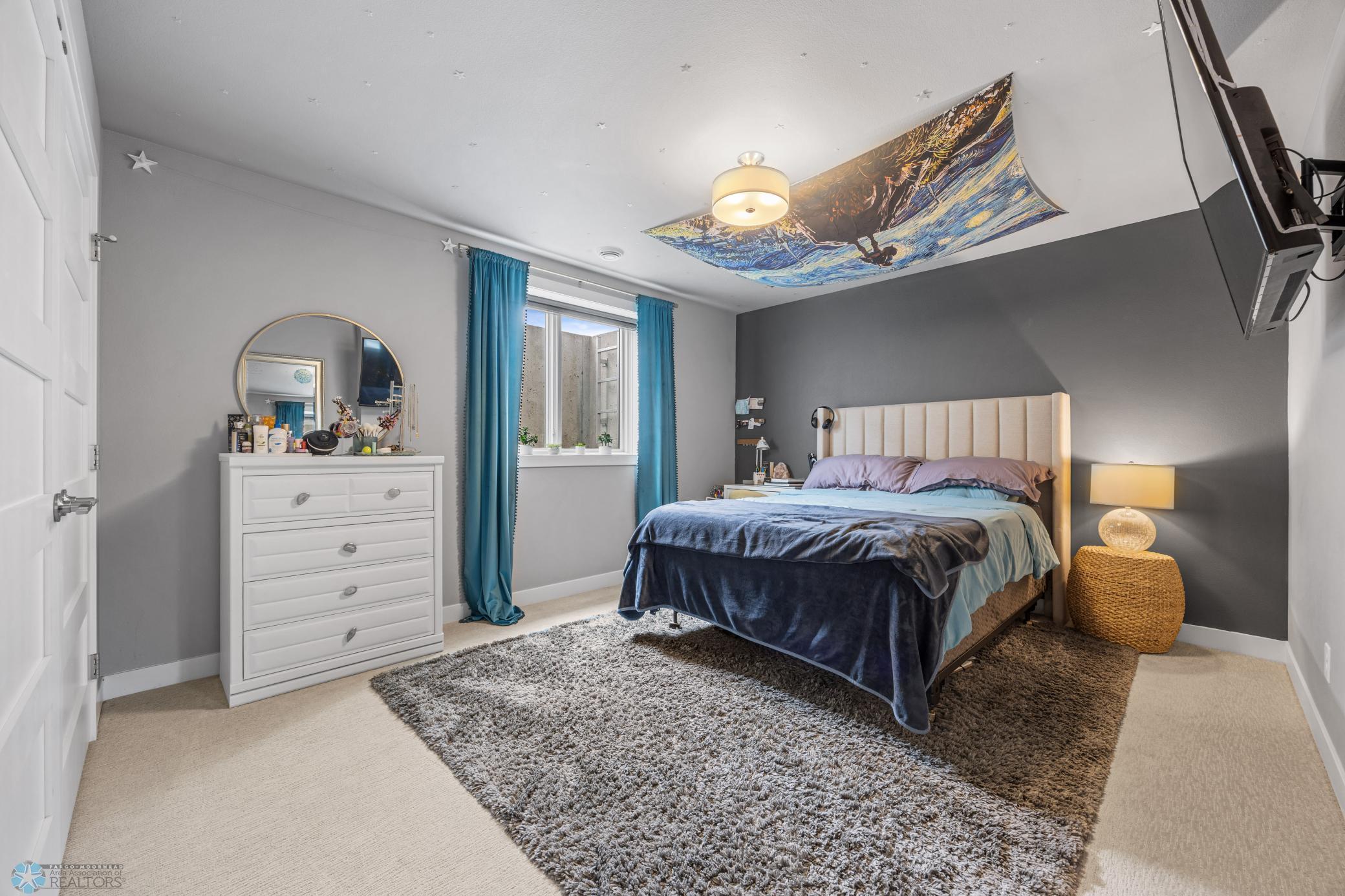 Oxbow, North Dakota, 58047, United States, 5 Bedrooms Bedrooms, ,3 BathroomsBathrooms,Residential,Active,1926894