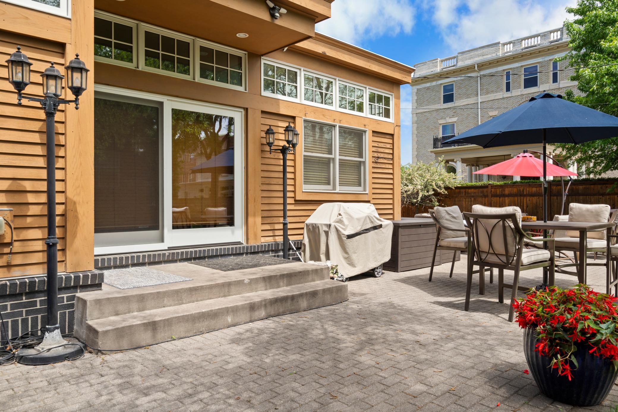 Saint Paul, Minnesota, 55105, United States, 6 Bedrooms Bedrooms, ,5 BathroomsBathrooms,Residential,Pending,2011867