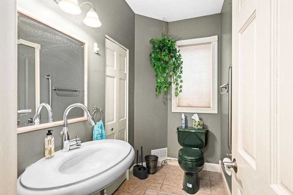 Two Harbors, Minnesota, 55616, United States, ,2 BathroomsBathrooms,Residential,Active,1849512