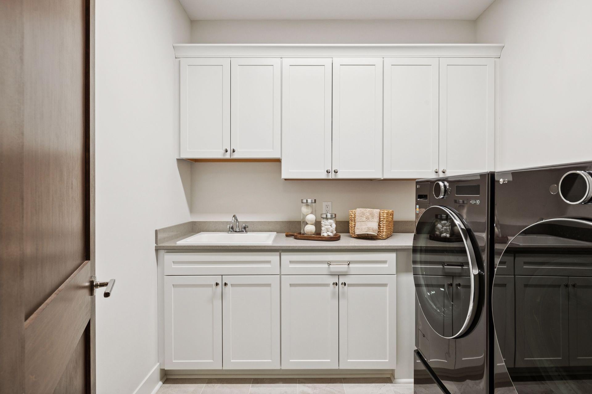 Saint Paul, Minnesota, 55118, United States, 4 Bedrooms Bedrooms, ,4 BathroomsBathrooms,Residential,Active,1973547