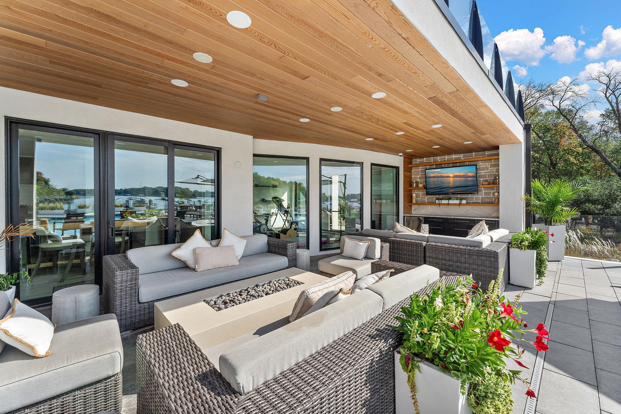 Wayzata, Minnesota, 55391, United States, 8 Bedrooms Bedrooms, ,11 BathroomsBathrooms,Residential,Active,1959932