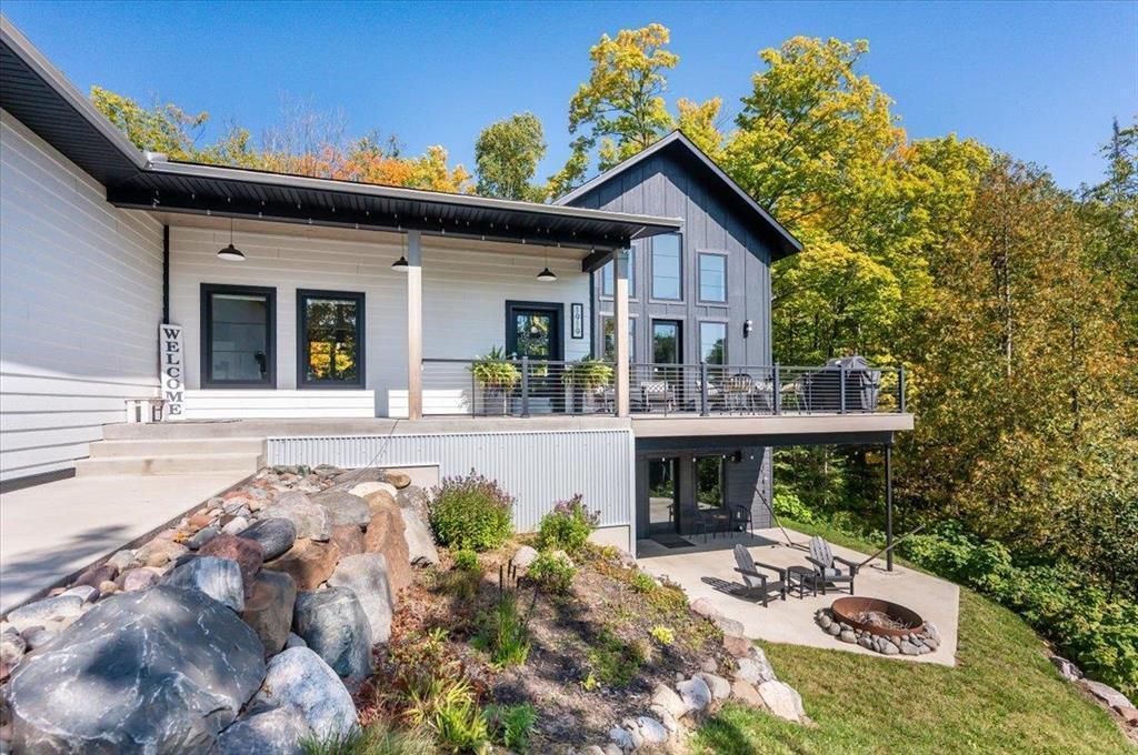 Duluth, Minnesota, 55811, United States, 3 Bedrooms Bedrooms, ,3 BathroomsBathrooms,Residential,Active,1963384