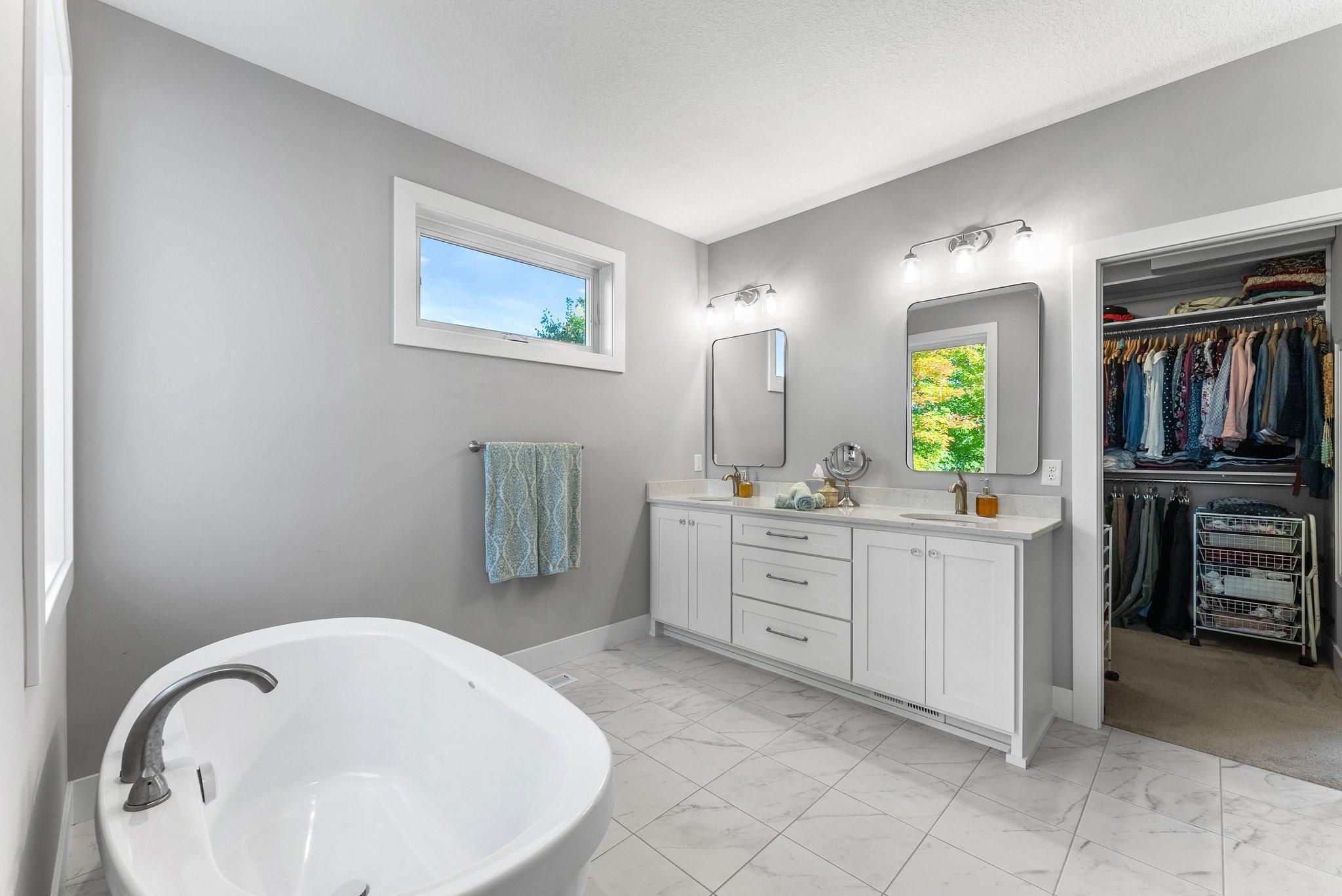 Wayzata, Minnesota, 55391, United States, 3 Bedrooms Bedrooms, ,3 BathroomsBathrooms,Residential,Active,2018191