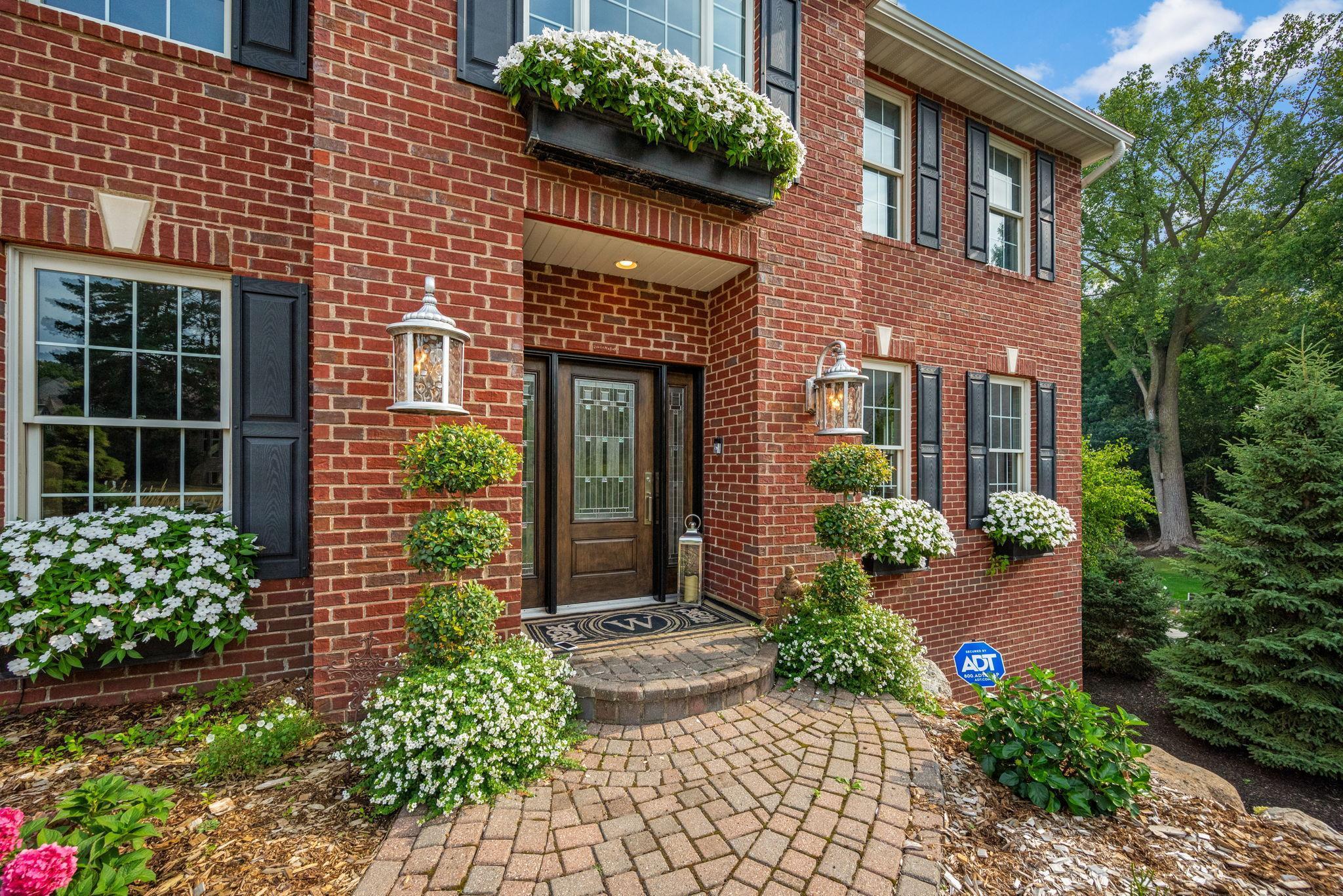 West Saint Paul, Minnesota, 55118, United States, 5 Bedrooms Bedrooms, ,5 BathroomsBathrooms,Residential,Active,1904170