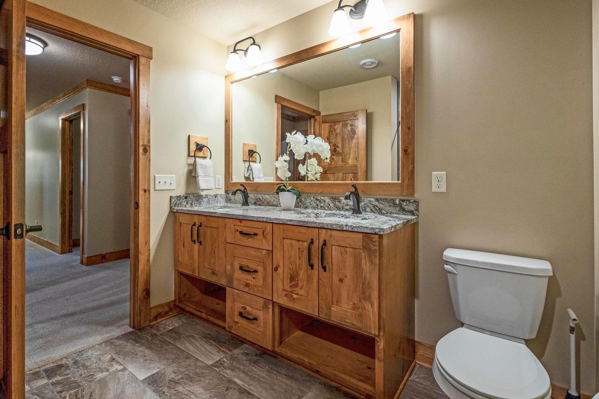 Excelsior, Minnesota, 55331, United States, 4 Bedrooms Bedrooms, ,4 BathroomsBathrooms,Residential,Active,1959542