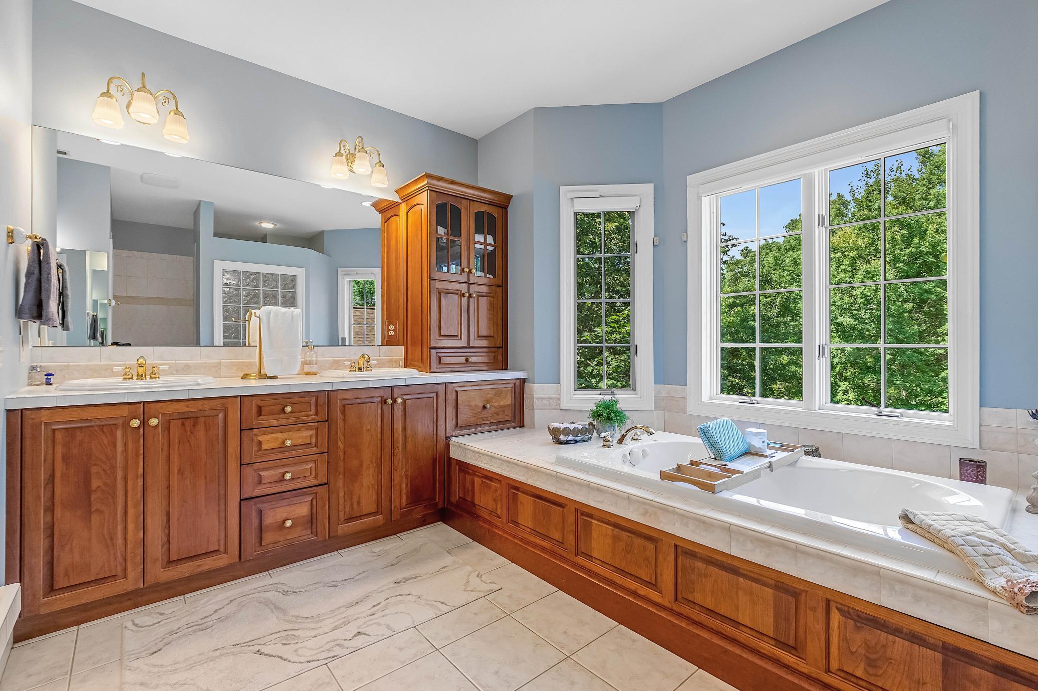 Stillwater, Minnesota, 55082, United States, 6 Bedrooms Bedrooms, ,5 BathroomsBathrooms,Residential,Active,1834479