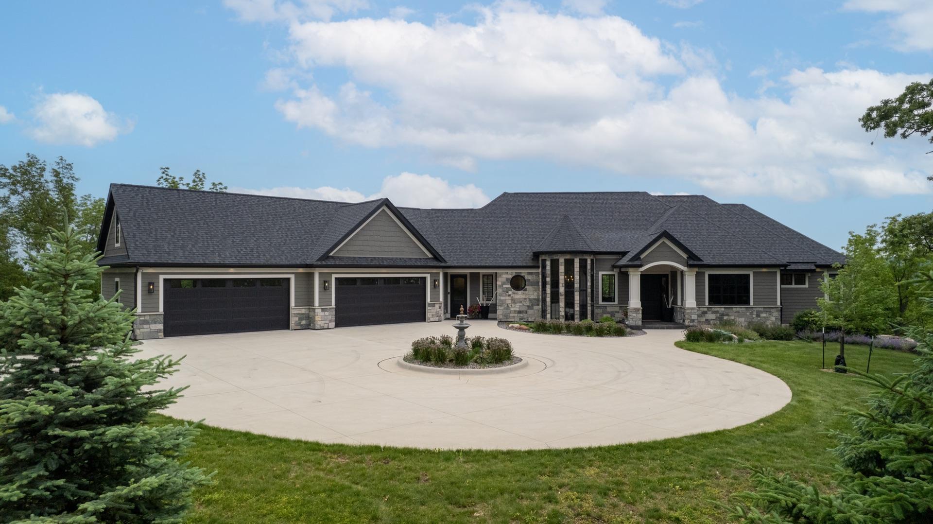 Rochester, Minnesota, 55902, United States, 4 Bedrooms Bedrooms, ,4 BathroomsBathrooms,Residential,Active,1853329