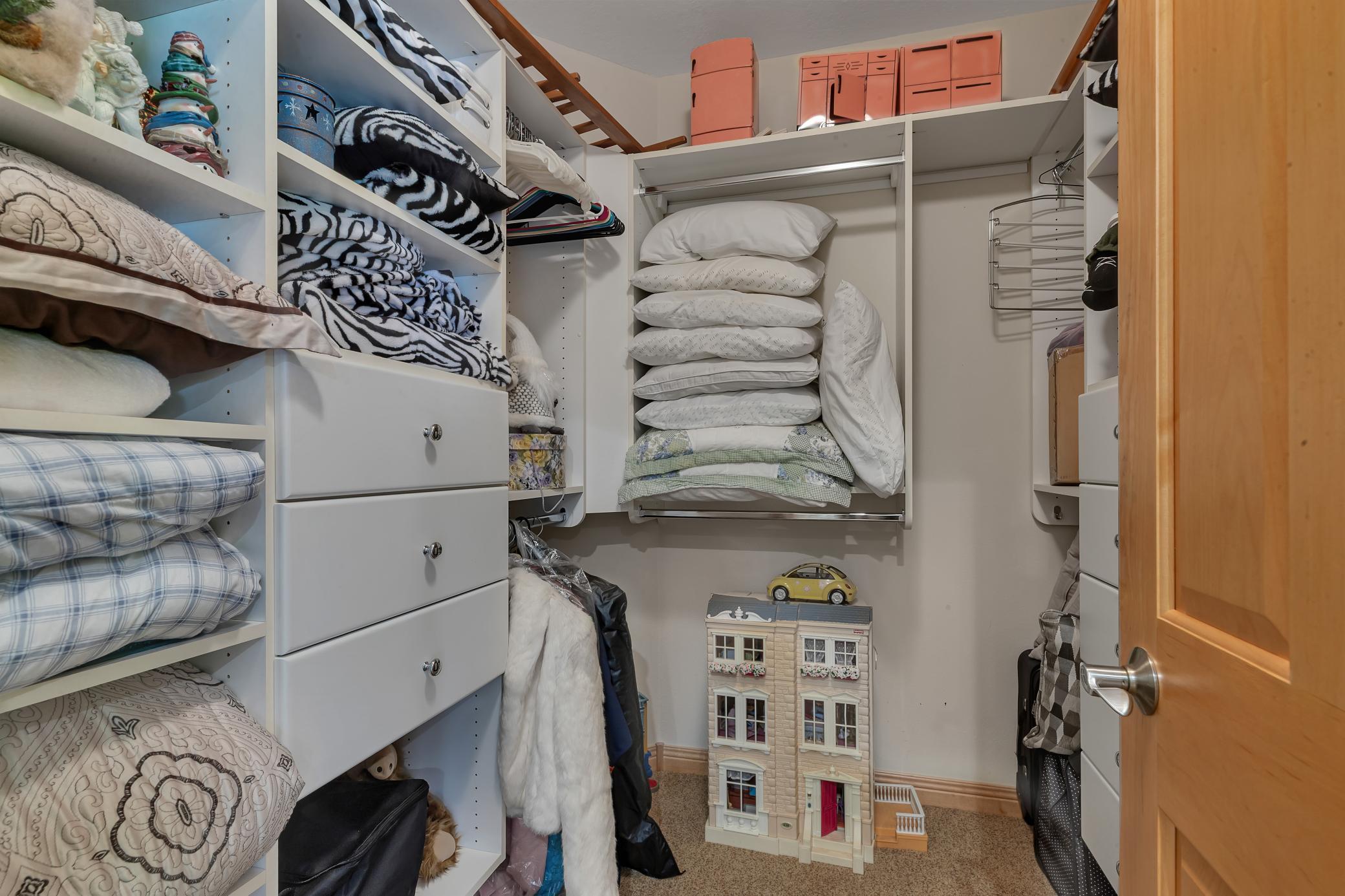 Saint Cloud, Minnesota, 56301, United States, 4 Bedrooms Bedrooms, ,3 BathroomsBathrooms,Residential,Active,1952283