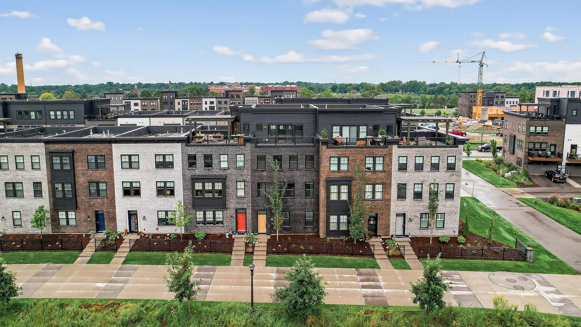 Saint Paul, Minnesota, 55116, United States, 4 Bedrooms Bedrooms, ,4 BathroomsBathrooms,Residential,Active,2003561