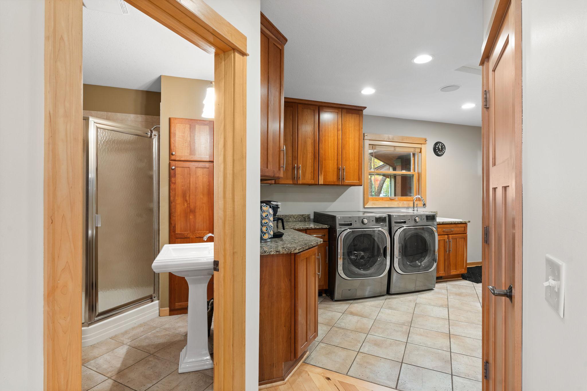 Arden Hills, Minnesota, 55112, United States, 4 Bedrooms Bedrooms, ,3 BathroomsBathrooms,Residential,Active,1973290