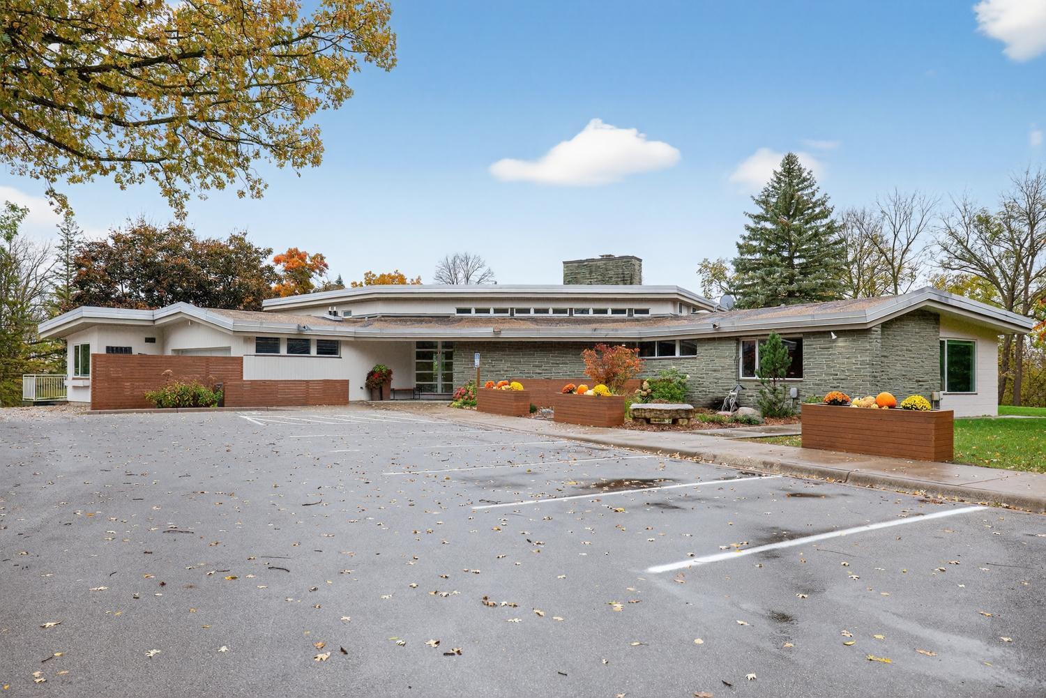 Rochester, Minnesota, 55902, United States, 10 Bedrooms Bedrooms, ,6 BathroomsBathrooms,Residential,Active,1970931