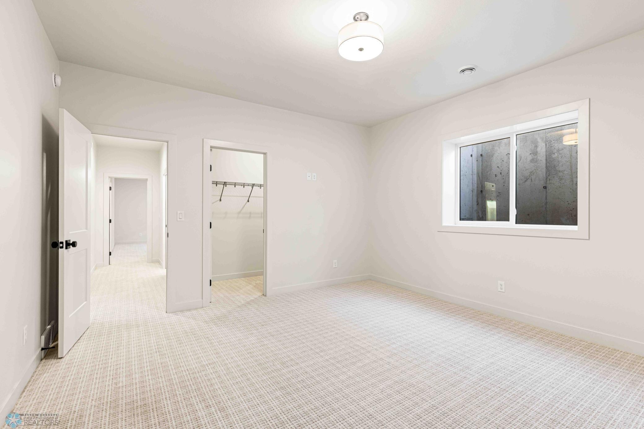 Fargo, North Dakota, 58104, United States, 6 Bedrooms Bedrooms, ,6 BathroomsBathrooms,Residential,Active,1762841