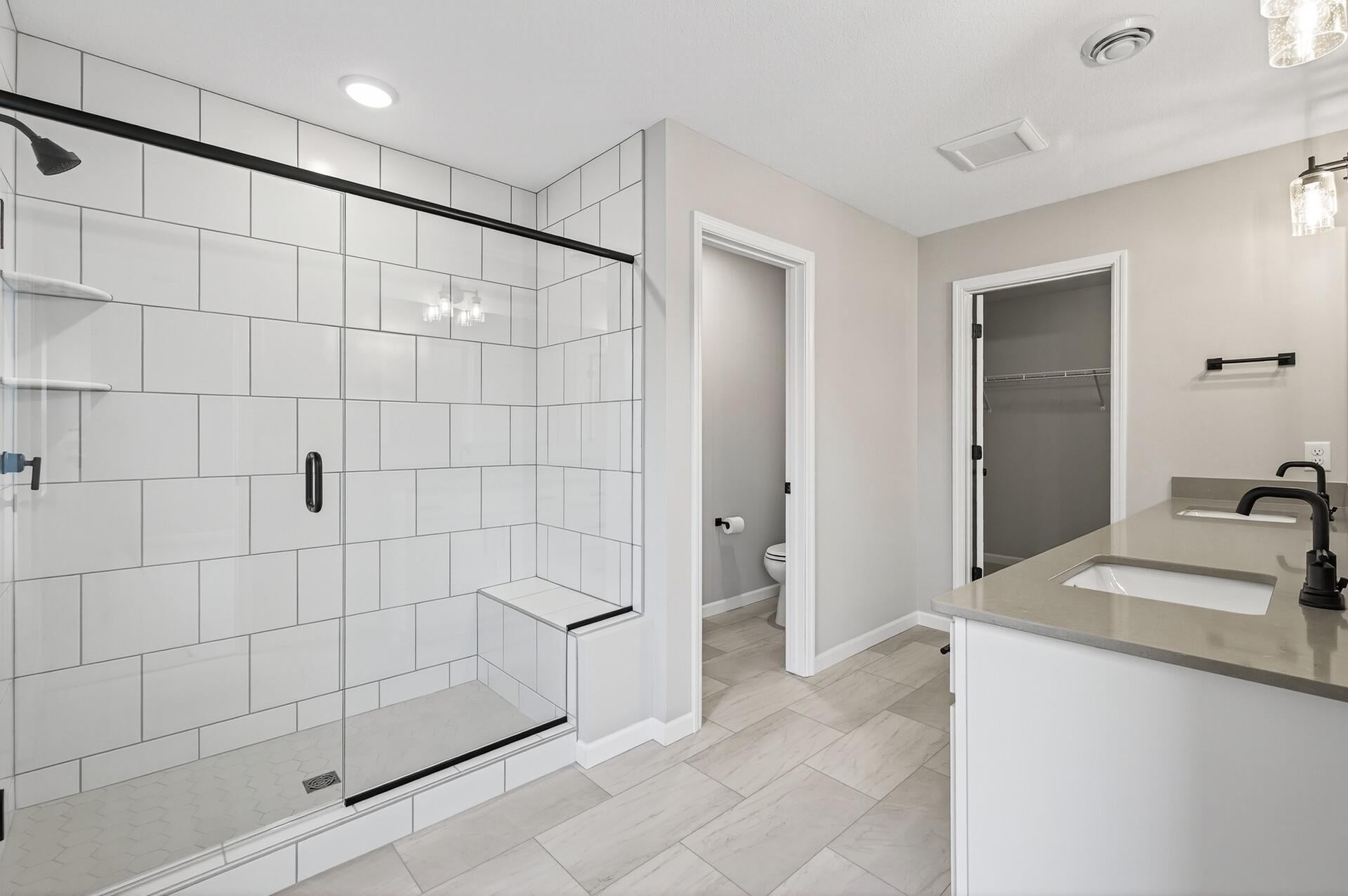 Saint Paul, Minnesota, 55116, United States, 4 Bedrooms Bedrooms, ,4 BathroomsBathrooms,Residential,Active,2003561