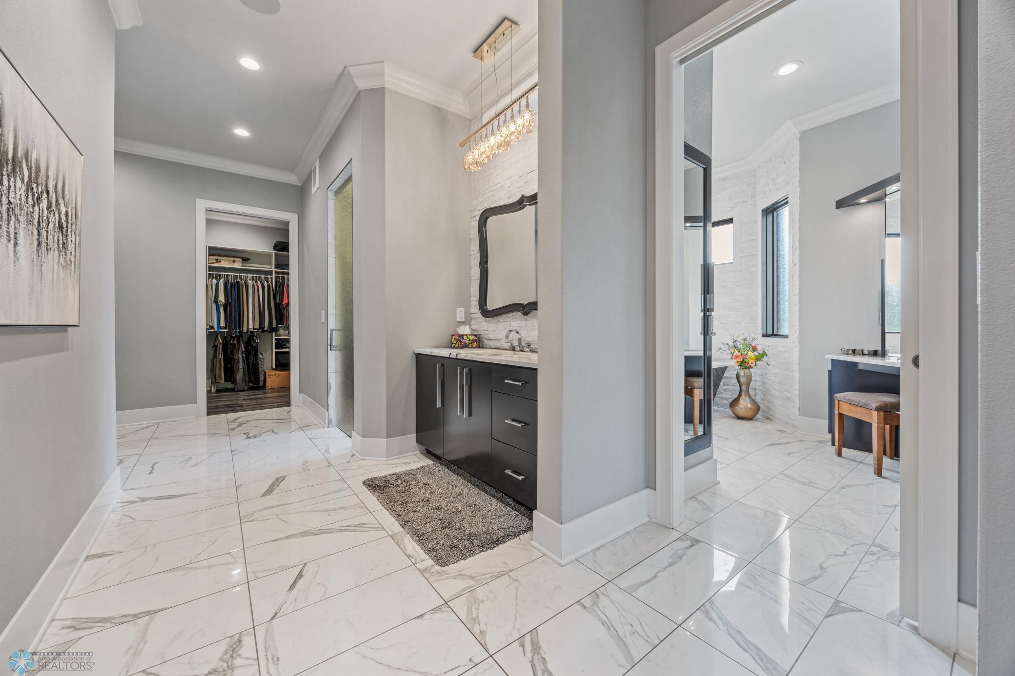 Fargo, North Dakota, 58104, United States, 5 Bedrooms Bedrooms, ,7 BathroomsBathrooms,Residential,Active,1941361