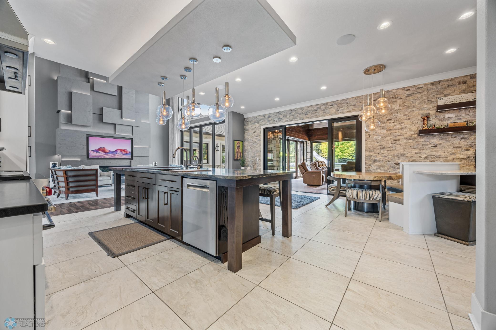 Fargo, North Dakota, 58104, United States, 5 Bedrooms Bedrooms, ,7 BathroomsBathrooms,Residential,Active,1941361