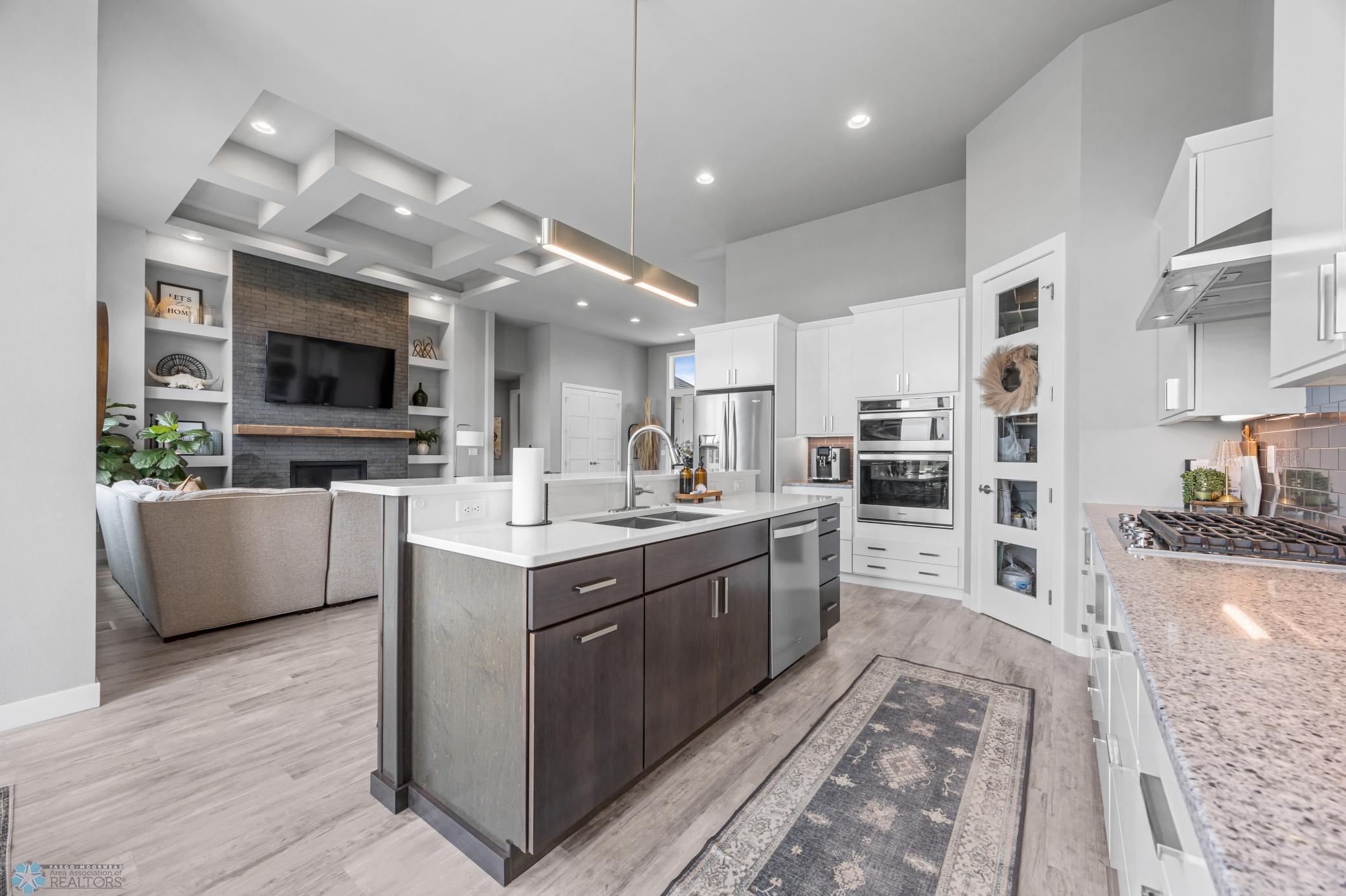 Oxbow, North Dakota, 58047, United States, 5 Bedrooms Bedrooms, ,3 BathroomsBathrooms,Residential,Active,1926894