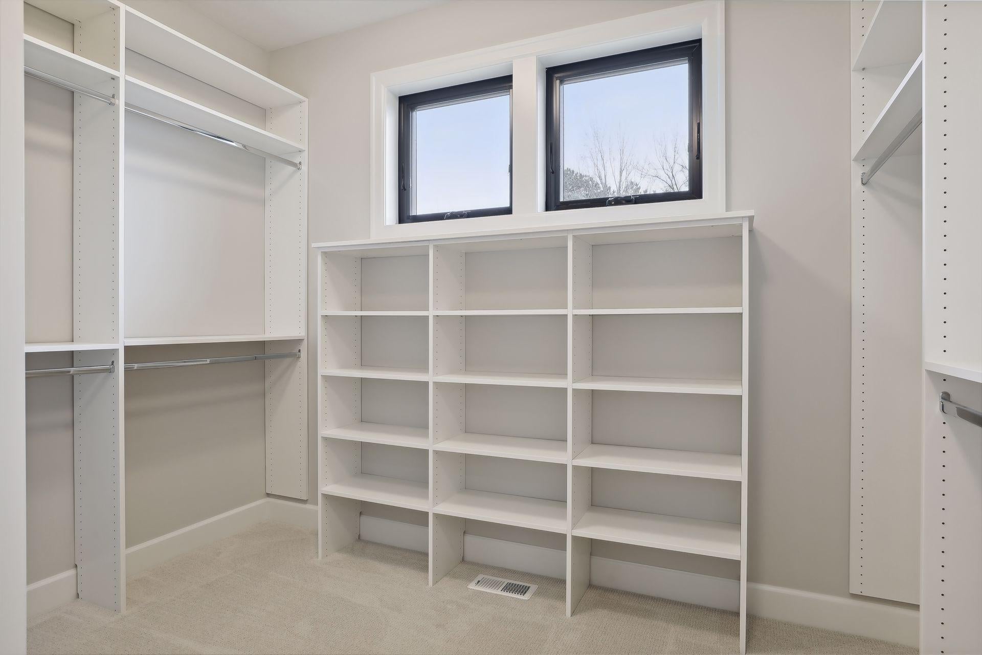 Saint Paul, Minnesota, 55127, United States, 3 Bedrooms Bedrooms, ,3 BathroomsBathrooms,Residential,Active,1756454