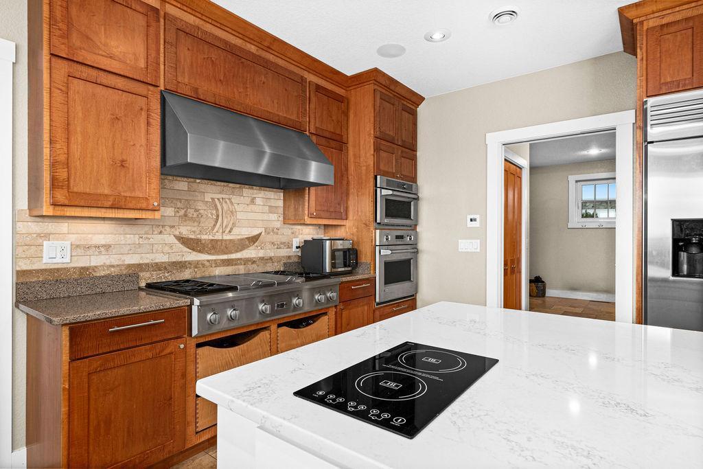 Duluth, Minnesota, 55804, United States, 5 Bedrooms Bedrooms, ,6 BathroomsBathrooms,Residential,Active,2014596