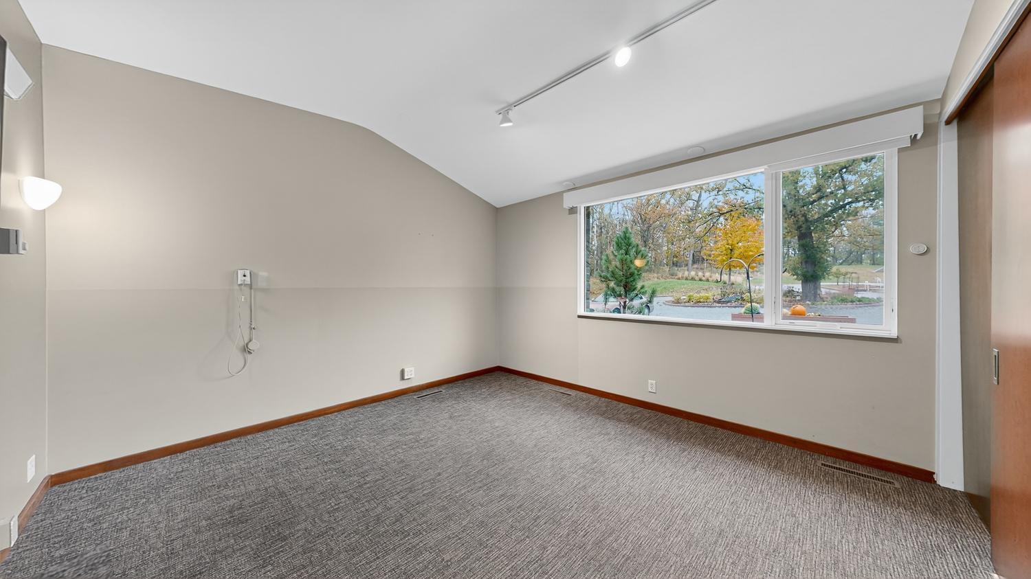 Rochester, Minnesota, 55902, United States, 10 Bedrooms Bedrooms, ,6 BathroomsBathrooms,Residential,Active,1970931