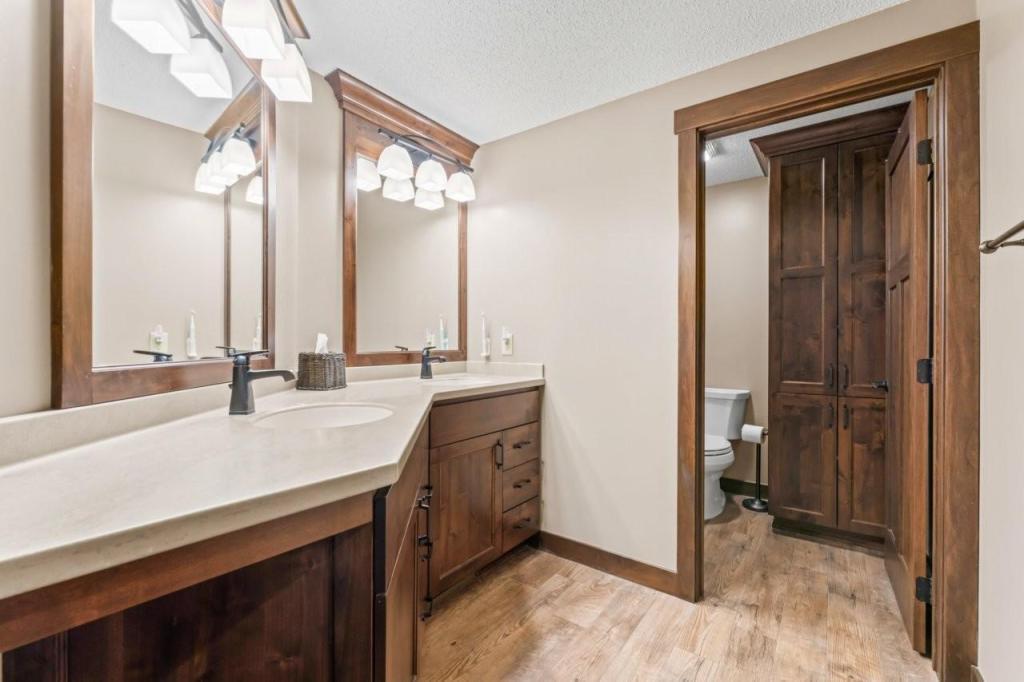 Rochester, Minnesota, 55902, United States, 5 Bedrooms Bedrooms, ,3 BathroomsBathrooms,Residential,Active,1899217