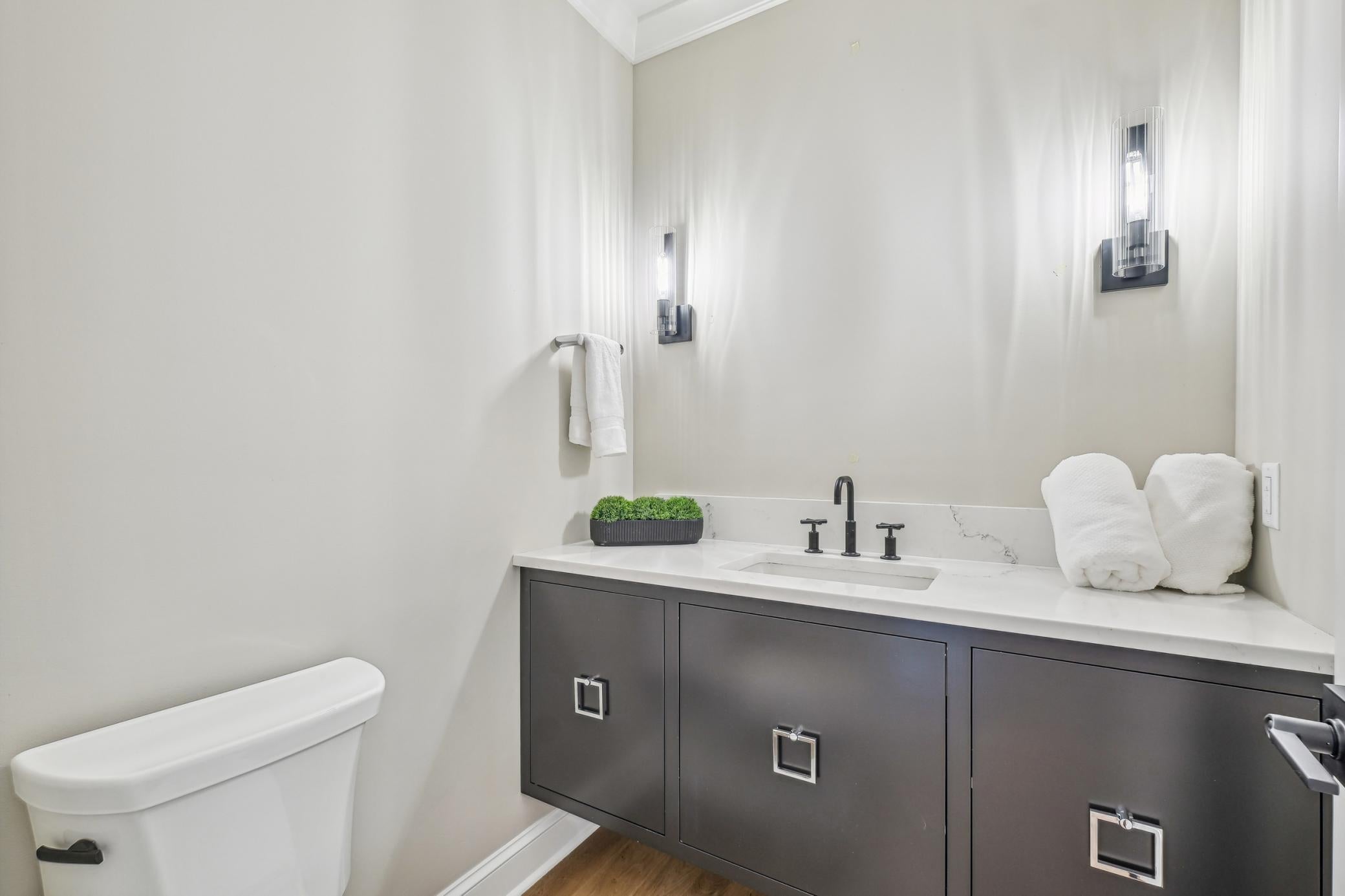 Eden Prairie, Minnesota, 55347, United States, ,4 BathroomsBathrooms,Residential,Active,1843432