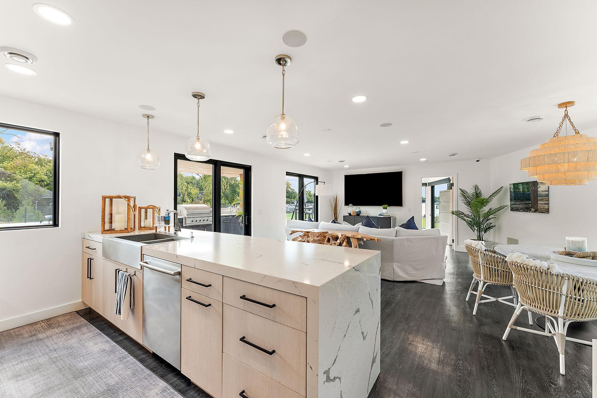 Wayzata, Minnesota, 55391, United States, 8 Bedrooms Bedrooms, ,11 BathroomsBathrooms,Residential,Active,1959932