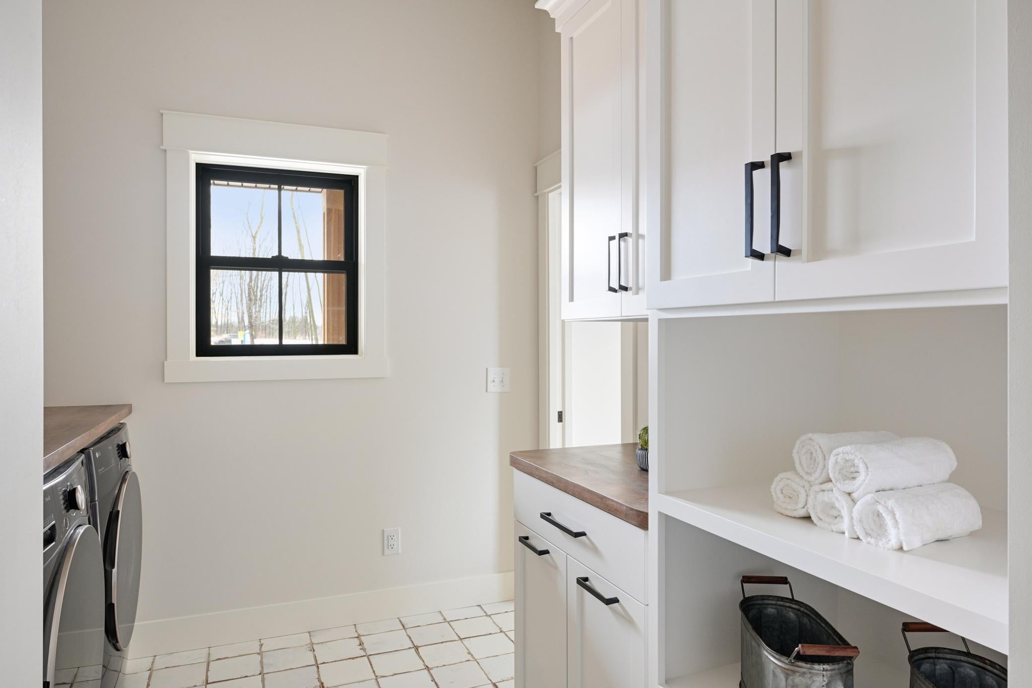 Prior Lake, Minnesota, 55372, United States, 5 Bedrooms Bedrooms, ,5 BathroomsBathrooms,Residential,Active,1989755