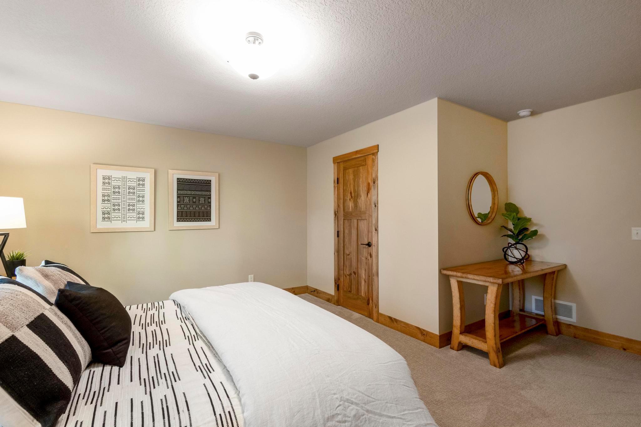 Excelsior, Minnesota, 55331, United States, 4 Bedrooms Bedrooms, ,4 BathroomsBathrooms,Residential,Active,1959542