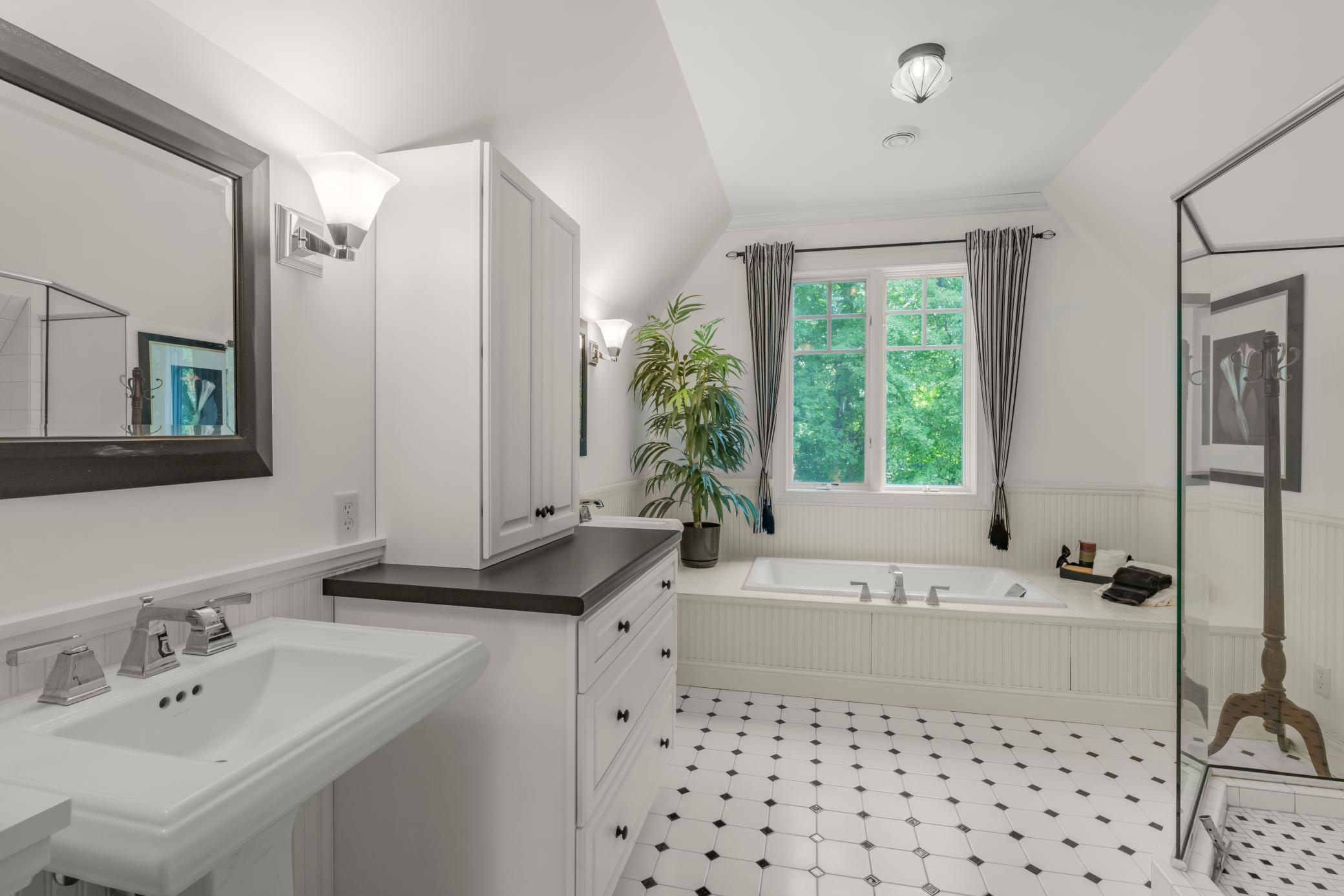 Orono, Minnesota, 55356, United States, 6 Bedrooms Bedrooms, ,6 BathroomsBathrooms,Residential,Active,1936632