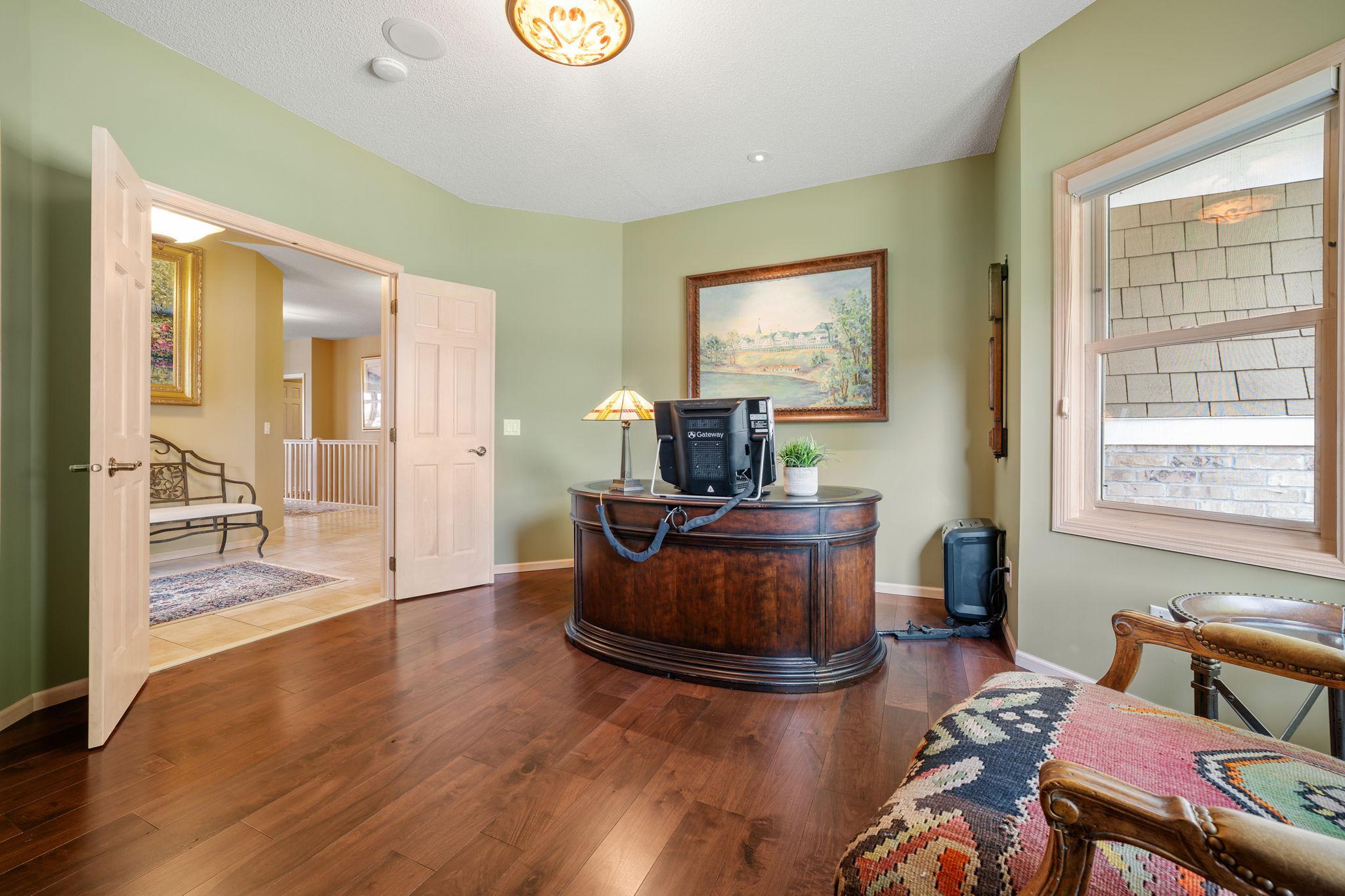 Wayzata, Minnesota, 55391, United States, 4 Bedrooms Bedrooms, ,3 BathroomsBathrooms,Residential,Active,1953718