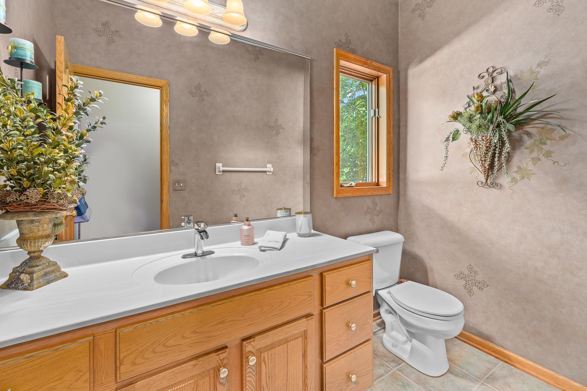 Prior Lake, Minnesota, 55372, United States, 4 Bedrooms Bedrooms, ,4 BathroomsBathrooms,Residential,Active,1995257