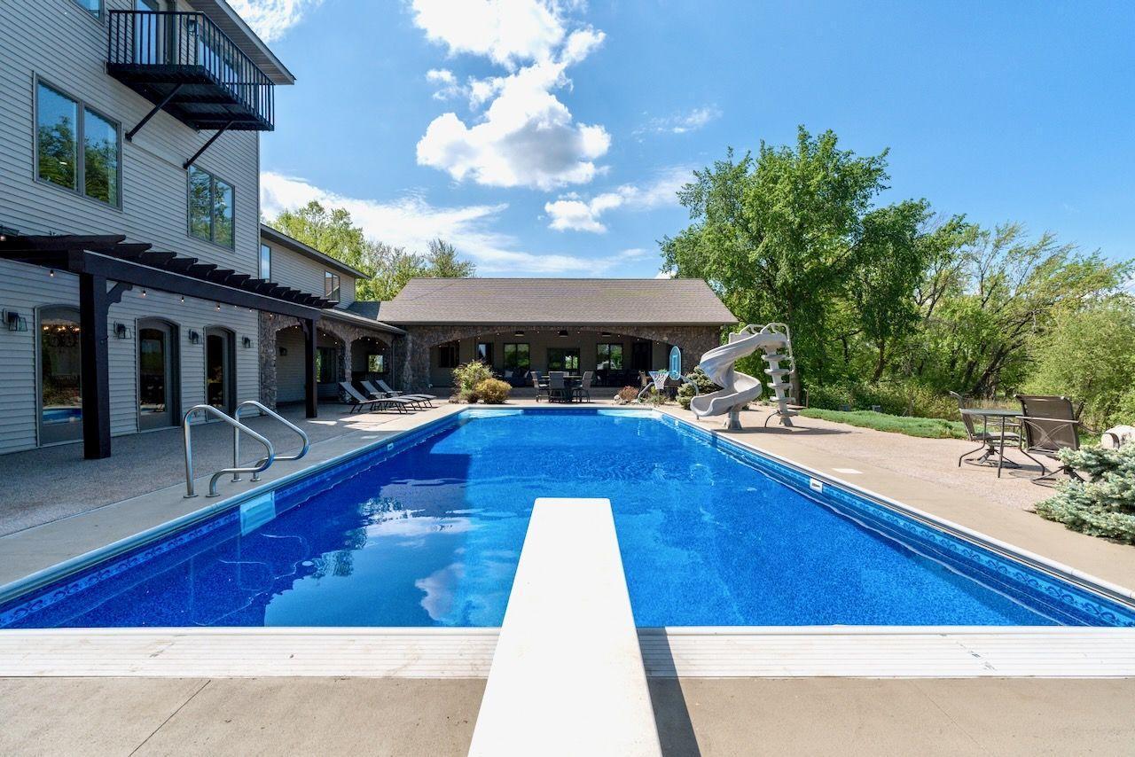 Elysian, Minnesota, 56028, United States, 6 Bedrooms Bedrooms, ,6 BathroomsBathrooms,Residential,Active,1831792