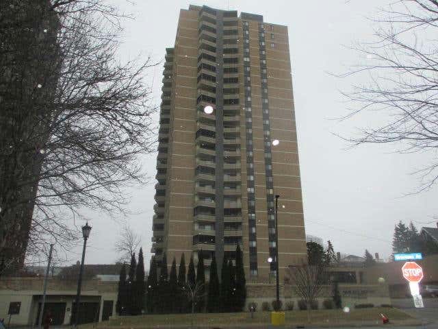 400 GROVELAND AVE APT 1708, MINNEAPOLIS, MN 55403, photo 1 of 22