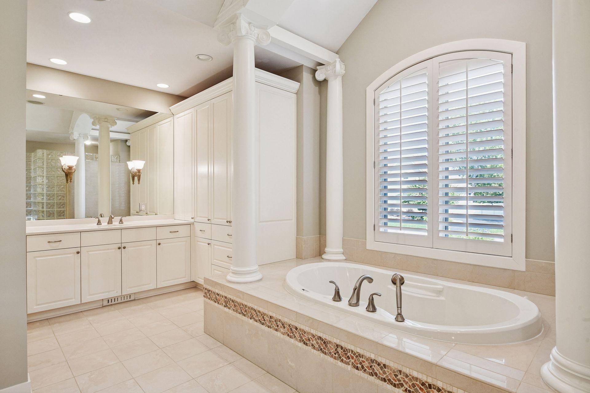 Minneapolis, Minnesota, 55439, United States, 5 Bedrooms Bedrooms, ,5 BathroomsBathrooms,Residential,Active,1944273