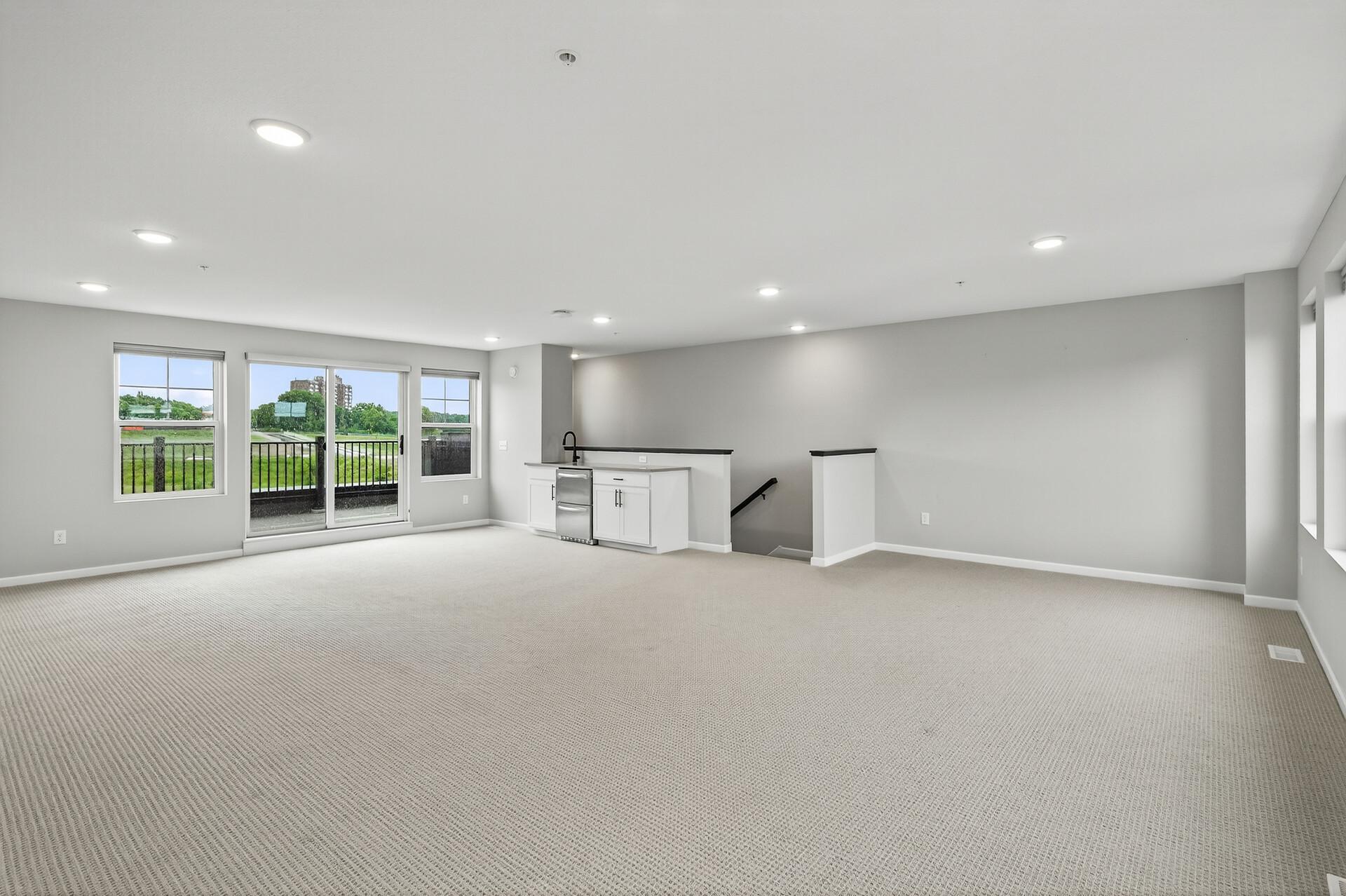 Saint Paul, Minnesota, 55116, United States, 4 Bedrooms Bedrooms, ,4 BathroomsBathrooms,Residential,Active,2003561