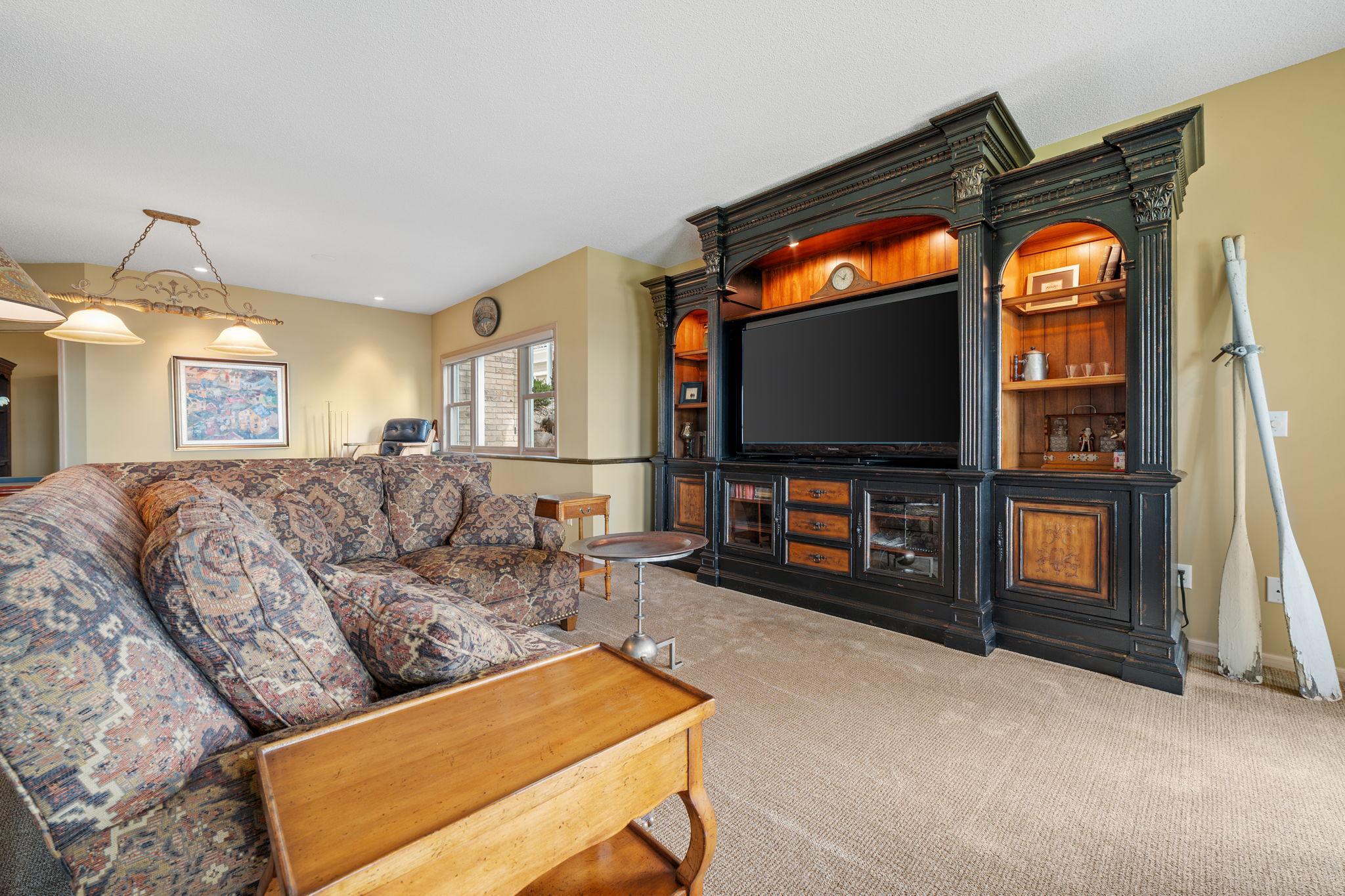 Wayzata, Minnesota, 55391, United States, 4 Bedrooms Bedrooms, ,3 BathroomsBathrooms,Residential,Active,1953718