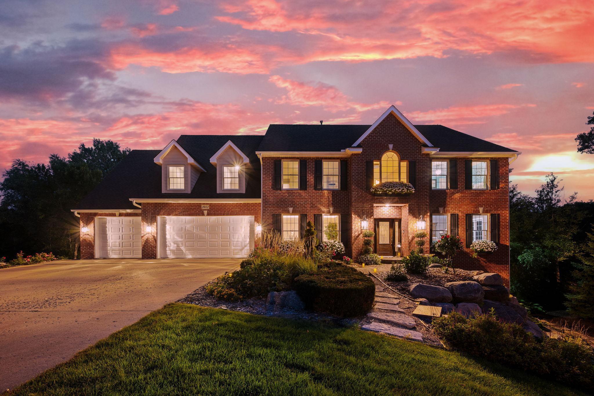 West Saint Paul, Minnesota, 55118, United States, 5 Bedrooms Bedrooms, ,5 BathroomsBathrooms,Residential,Active,1904170