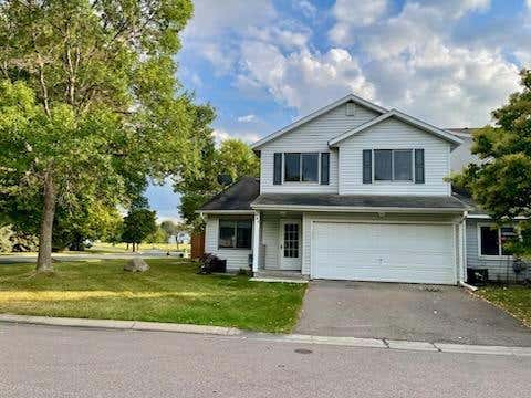 464 ROUNDHOUSE ST, SHAKOPEE, MN 55379, photo 3 of 5