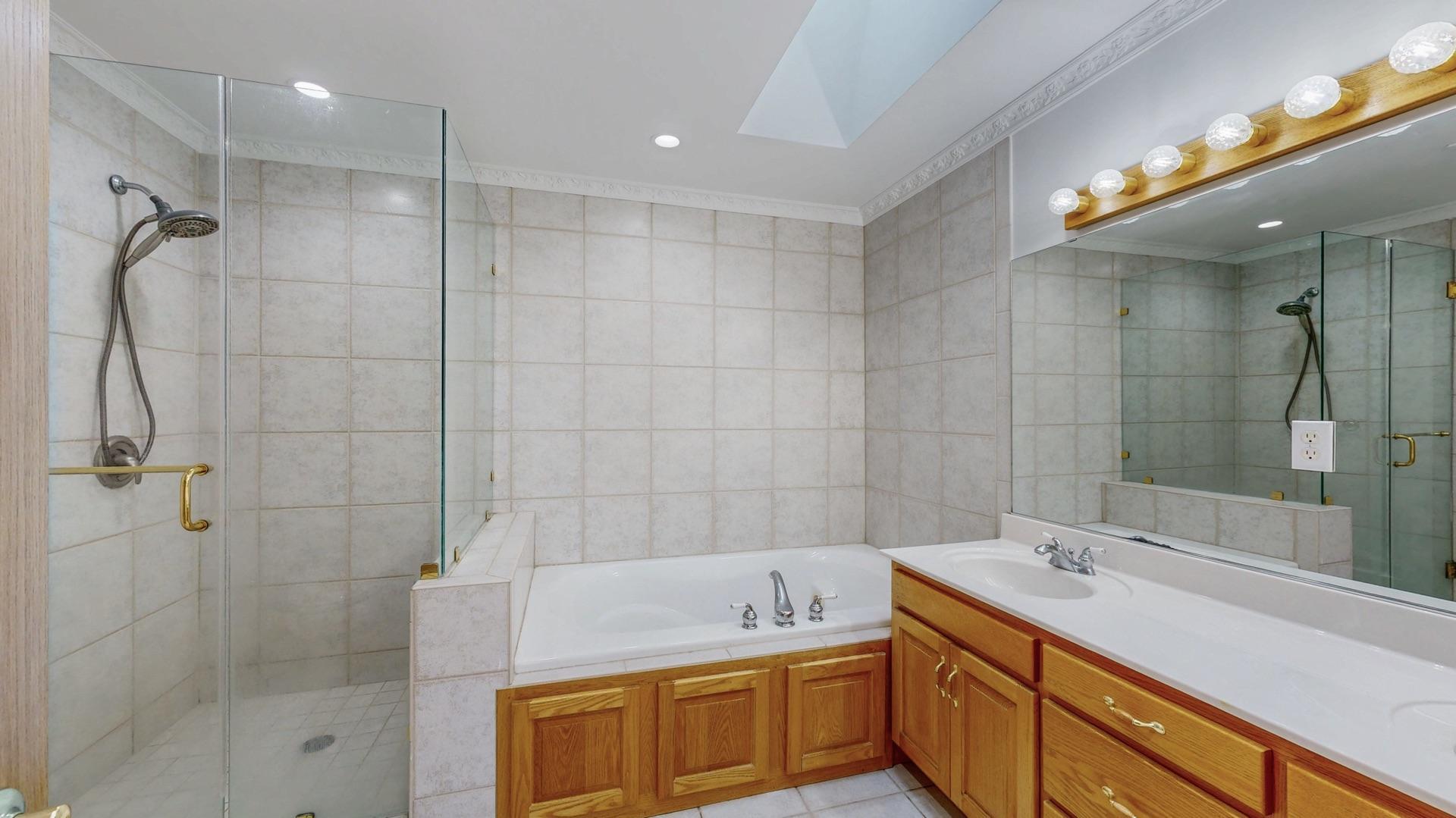 Rochester, Minnesota, 55902, United States, 5 Bedrooms Bedrooms, ,4 BathroomsBathrooms,Residential,Active,1902957