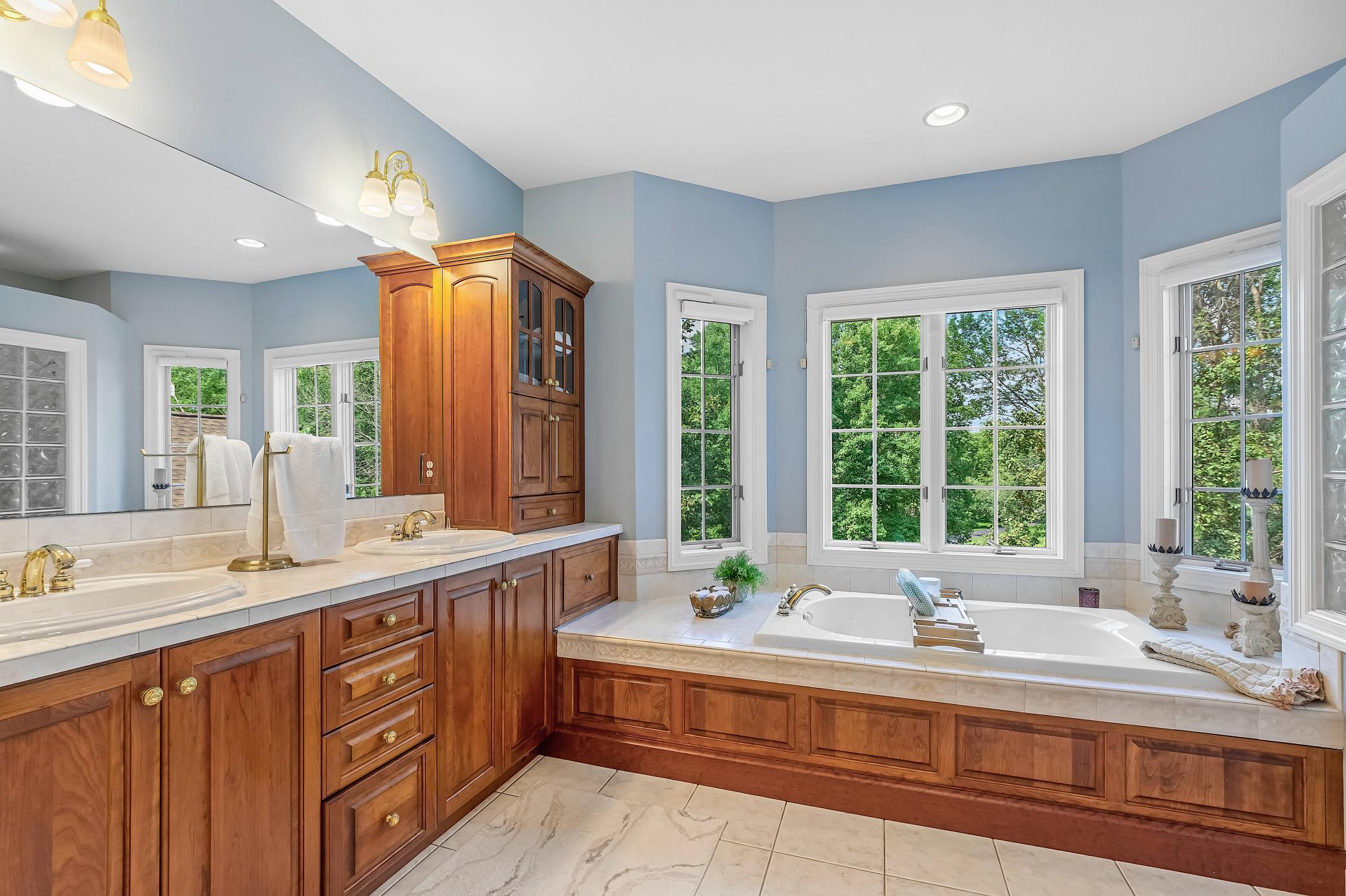 Stillwater, Minnesota, 55082, United States, 6 Bedrooms Bedrooms, ,5 BathroomsBathrooms,Residential,Active,1834479