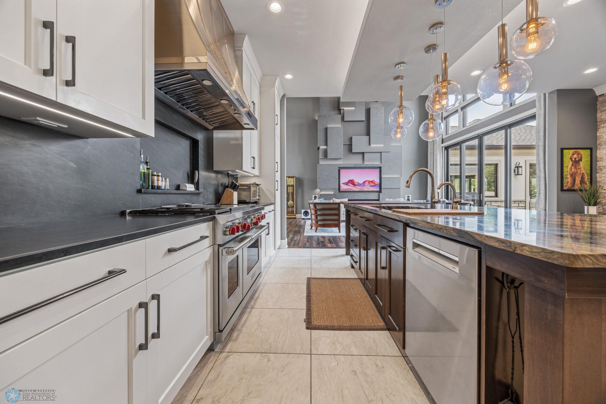 Fargo, North Dakota, 58104, United States, 5 Bedrooms Bedrooms, ,7 BathroomsBathrooms,Residential,Active,1941361