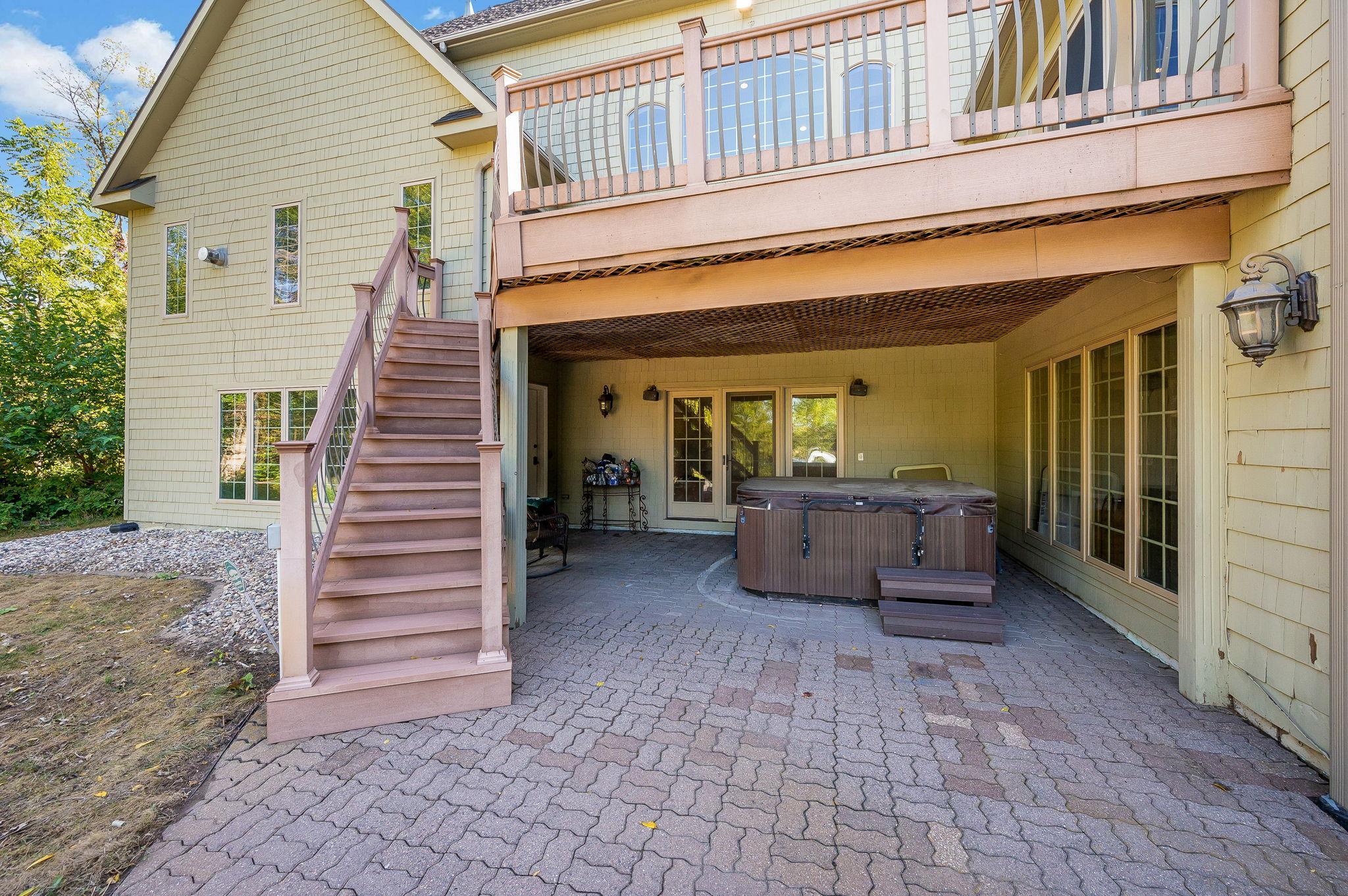 Fairmont, Minnesota, 56031, United States, 5 Bedrooms Bedrooms, ,6 BathroomsBathrooms,Residential,Active,1953012