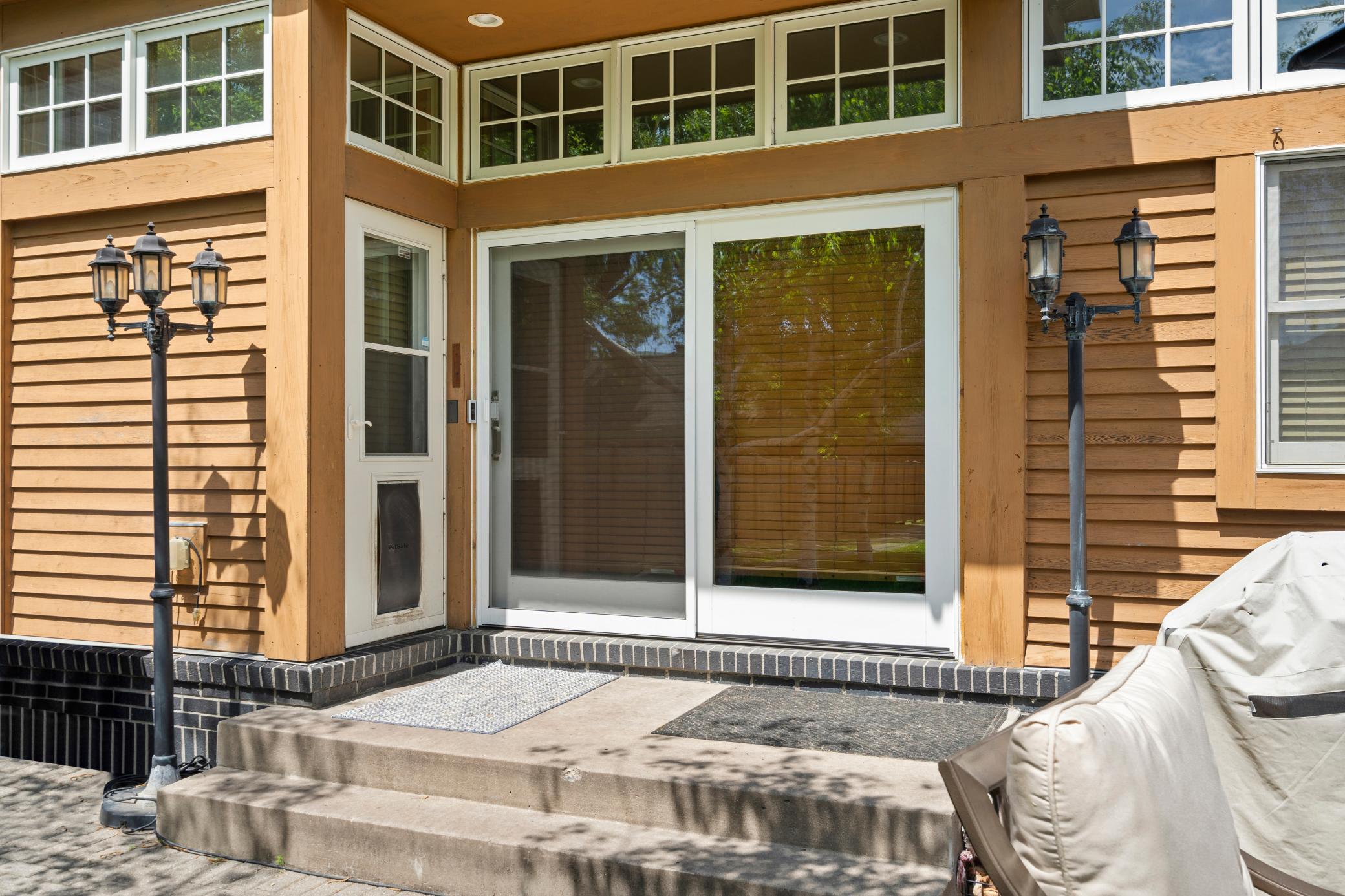 Saint Paul, Minnesota, 55105, United States, 6 Bedrooms Bedrooms, ,5 BathroomsBathrooms,Residential,Pending,2011867