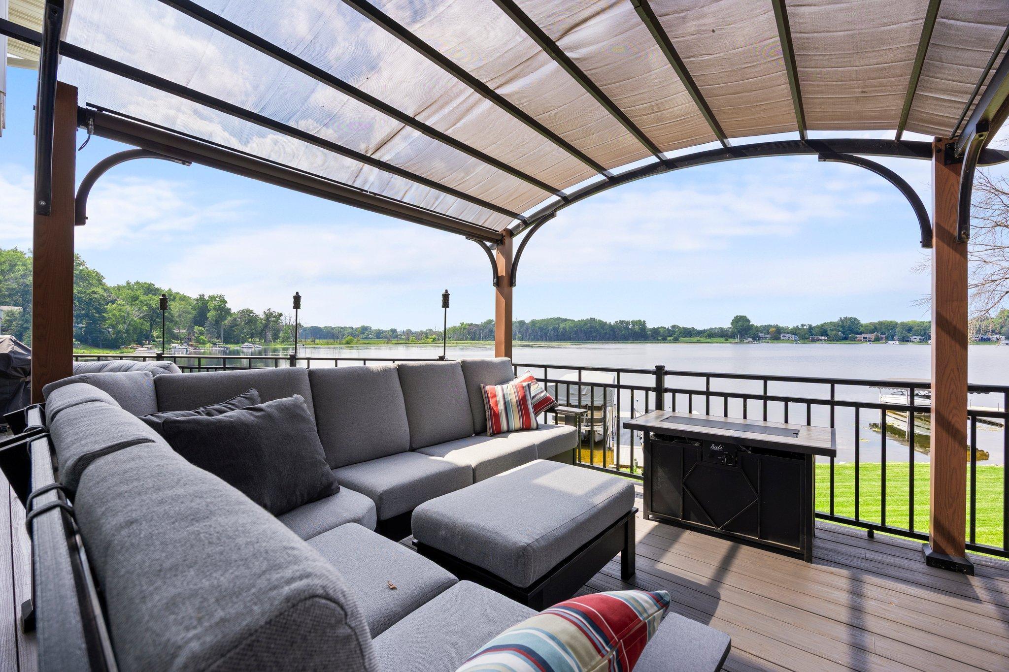 Saint Paul, Minnesota, 55126, United States, 4 Bedrooms Bedrooms, ,4 BathroomsBathrooms,Residential,Active,2027818