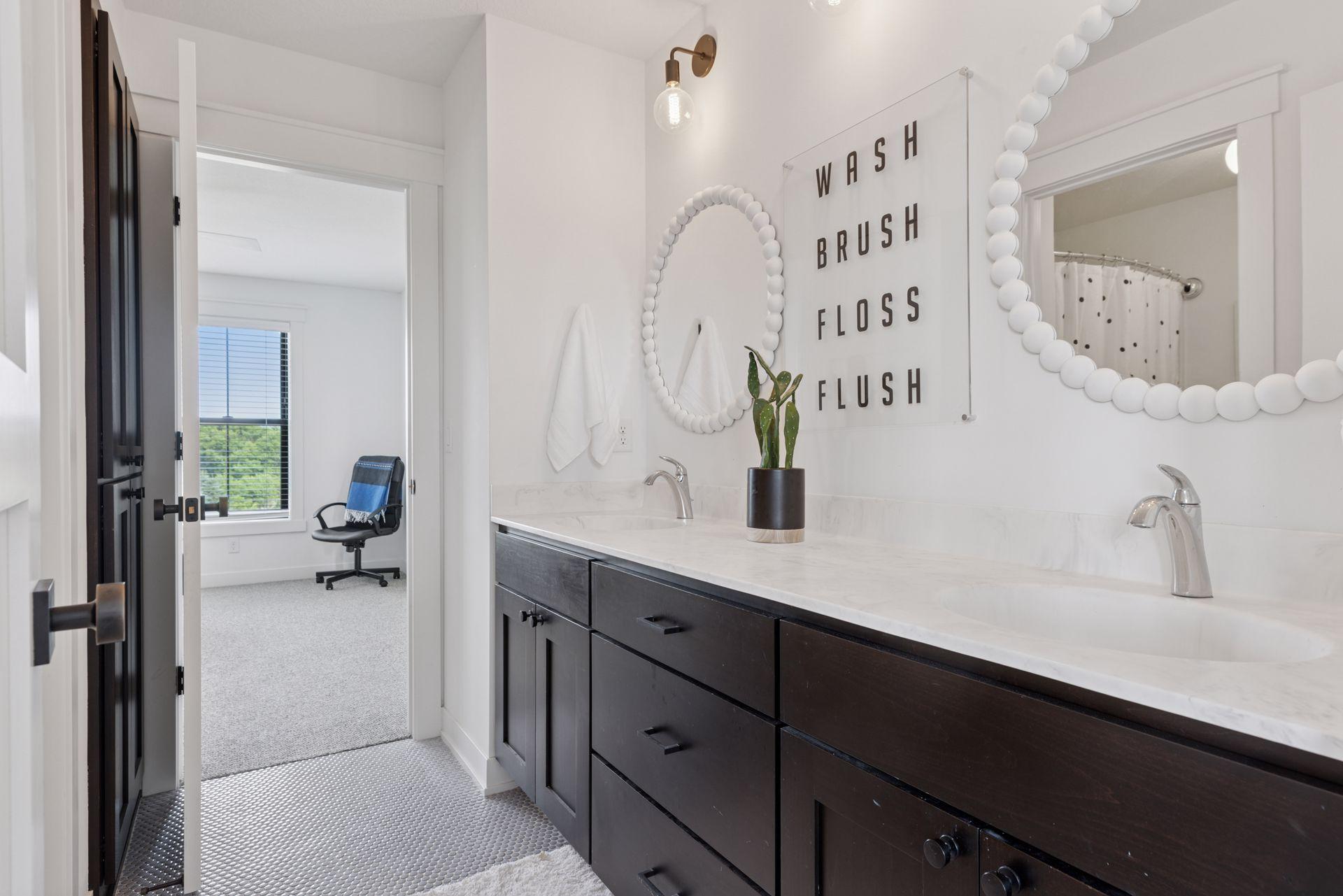 Woodbury, Minnesota, 55129, United States, 6 Bedrooms Bedrooms, ,6 BathroomsBathrooms,Residential,Active,1871286