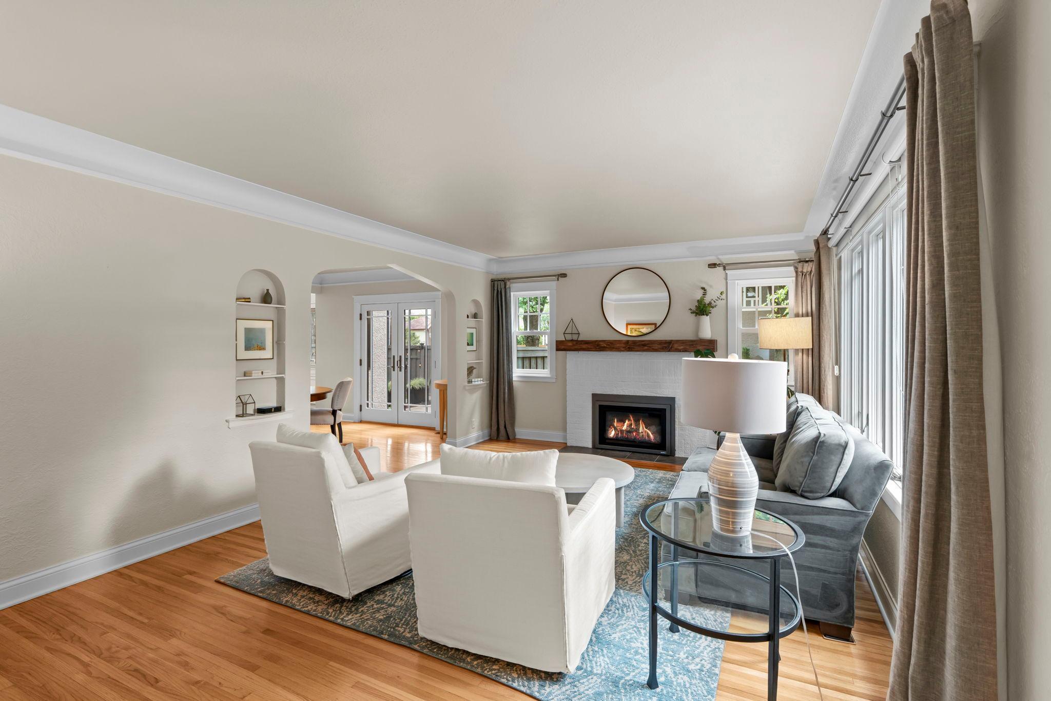 Saint Paul, Minnesota, 55116, United States, 4 Bedrooms Bedrooms, ,4 BathroomsBathrooms,Residential,Pending,1941368