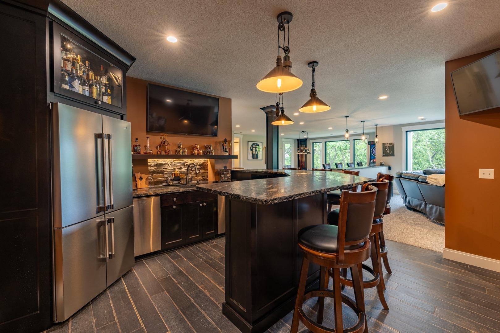 Rochester, Minnesota, 55902, United States, 4 Bedrooms Bedrooms, ,4 BathroomsBathrooms,Residential,Active,1853329