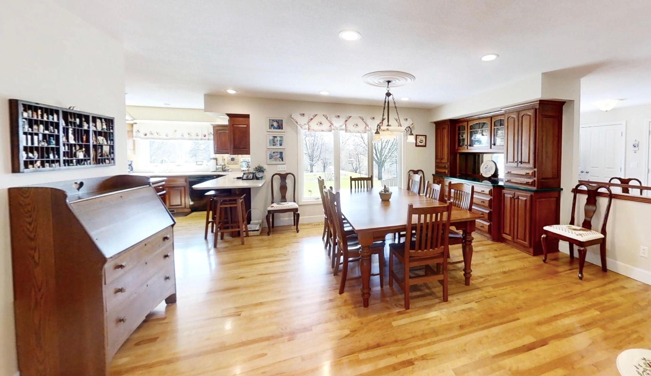 Northfield, Minnesota, 55057, United States, 3 Bedrooms Bedrooms, ,3 BathroomsBathrooms,Residential,Active,1920261