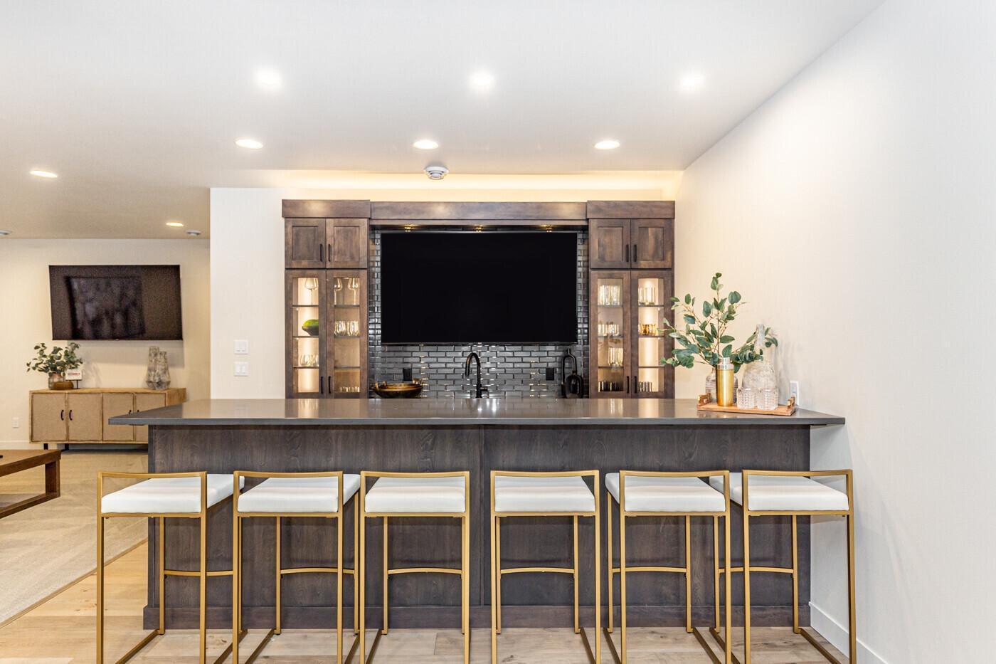 Fargo, North Dakota, 58104, United States, 6 Bedrooms Bedrooms, ,5 BathroomsBathrooms,Residential,Active,2010195